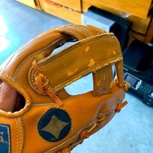 Spalding baseball glove
